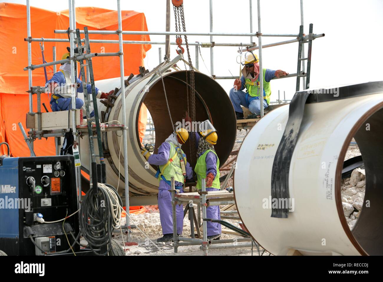 Die Arbeiter auf der Baustelle von Pearl GTL, Gas to Liquid, wo die Shell Bau bis 2010 weltweit Stockfoto