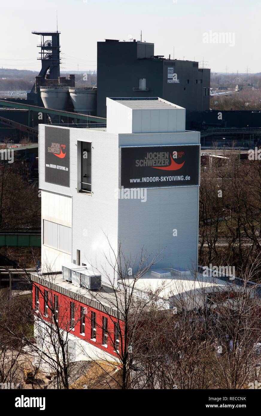 Indoor Skydiving Bottrop GmbH, Fallschirm Freifall simulation Facility, einer vertikalen Windkanal, der größten und modernsten in Stockfoto