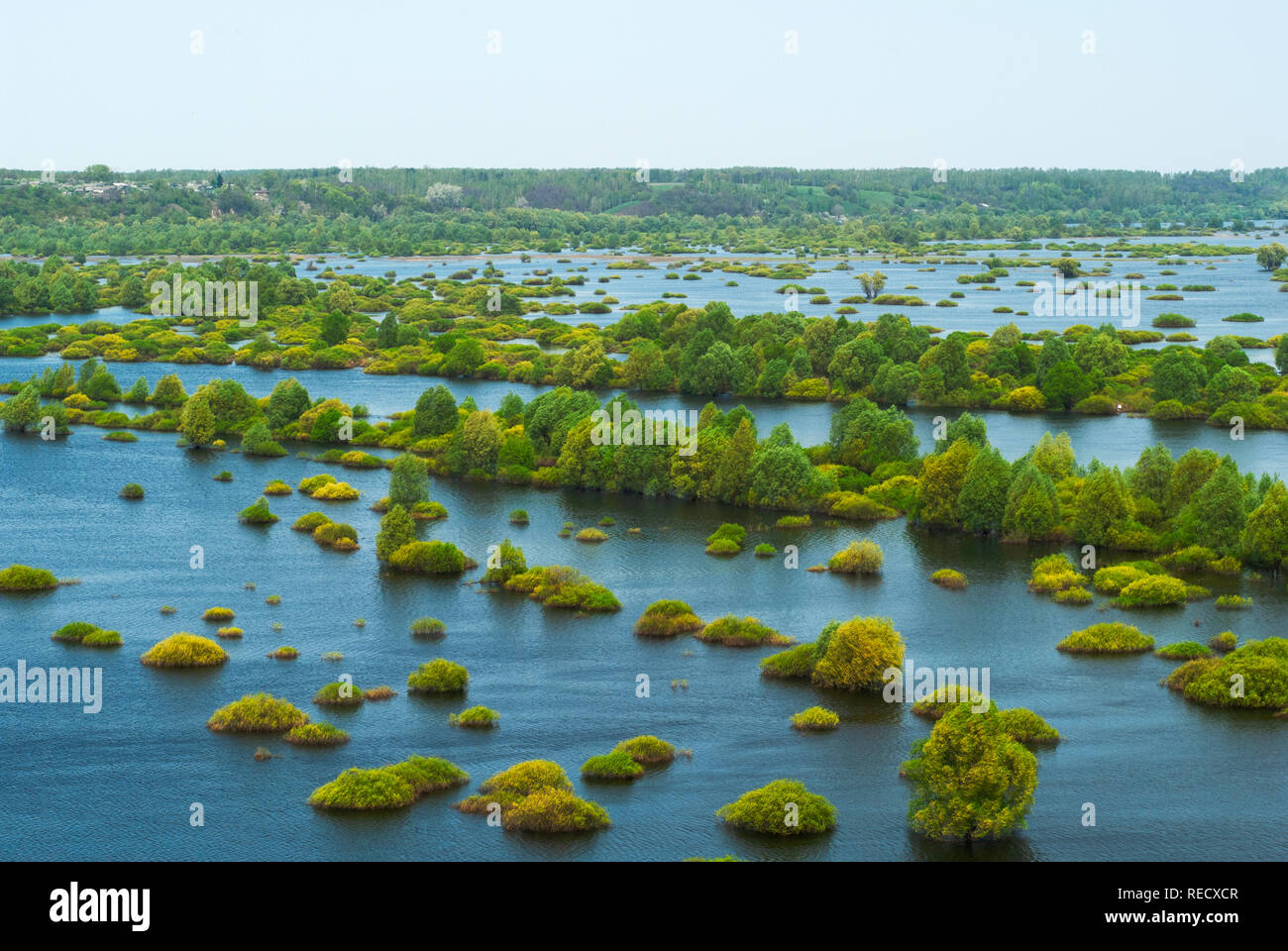 die Ufer des Flusses Desna, ein Blick von Nowgorod-Siverskyi Heilands Verklärung Kloster, Ukraine Stockfoto