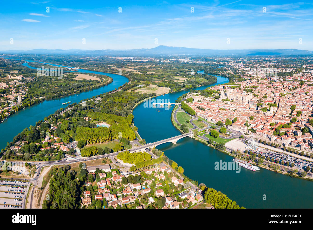 Rhone Antenne Panoramablick in Avignon. Avignon ist eine Stadt auf der Rhone in Südfrankreich. Stockfoto