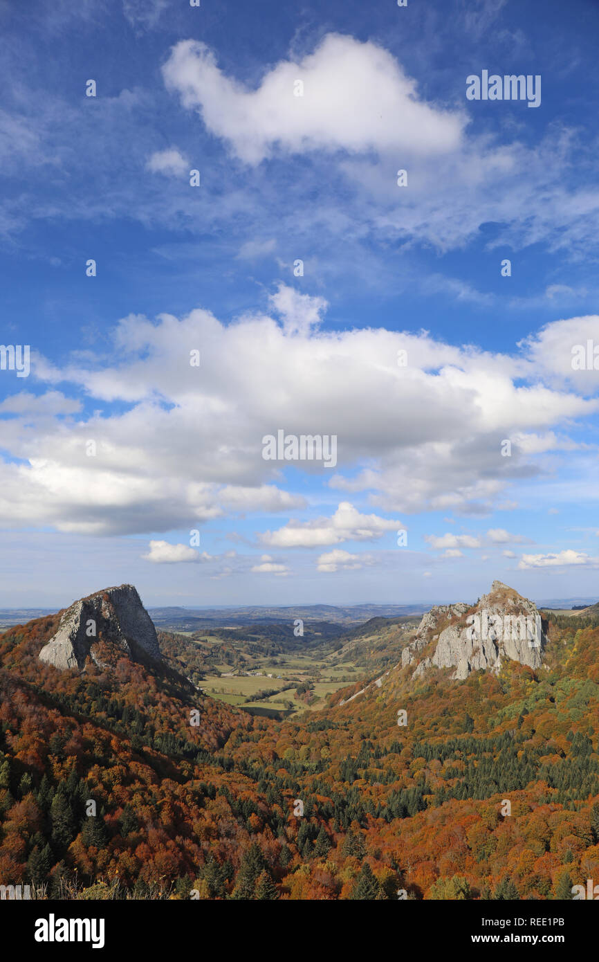 Vulkan Landschaft in Puy-de-Dome Auvergne Frankreich. Tuiliere und Sanadoire. Monts du Sancy, Monts Dore. Stockfoto