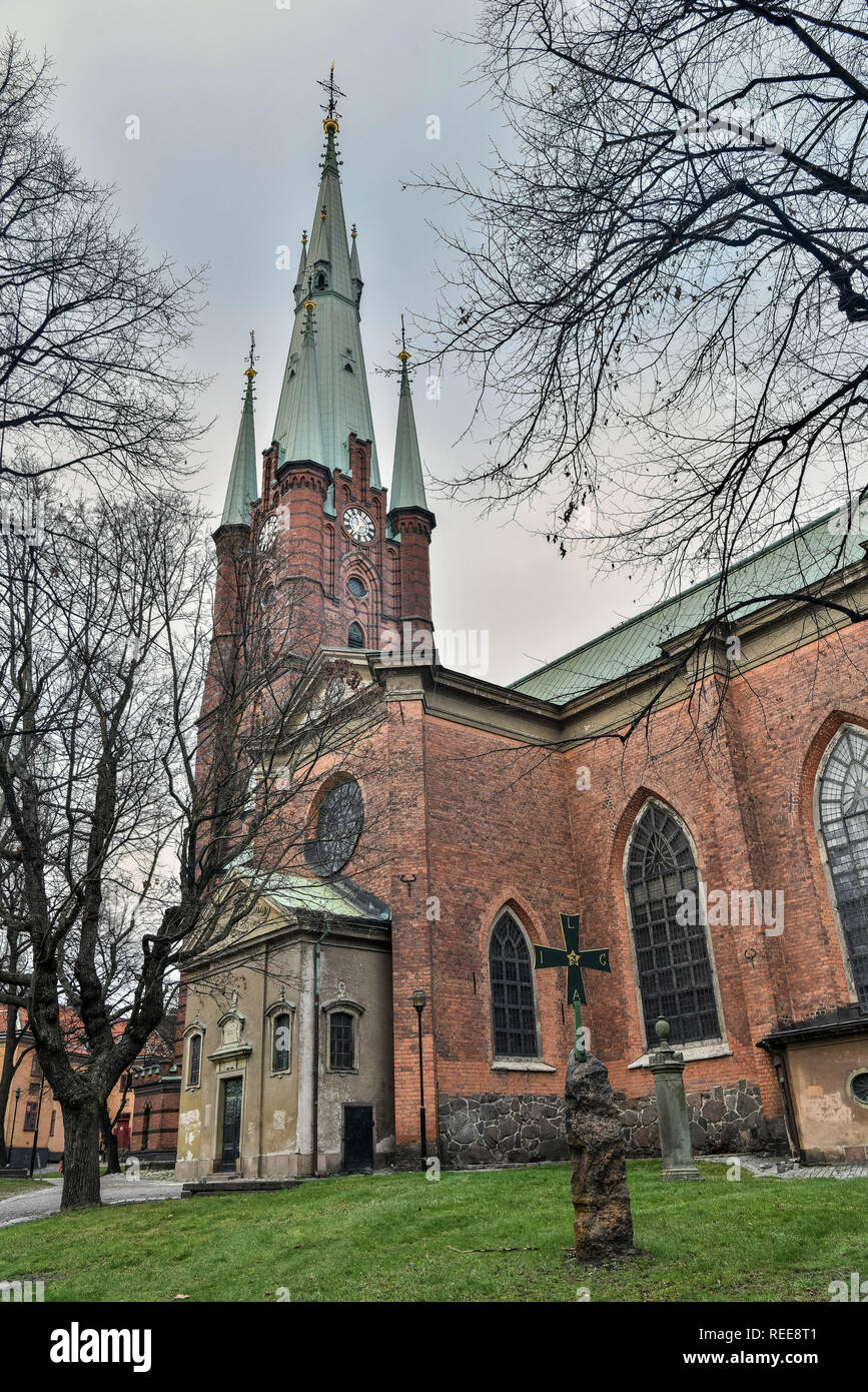 Stockholm, Schweden - 22 November 2018. Außenansicht von Klara Kyrka Kirche in Stockholm, mit der Vegetation. Stockfoto