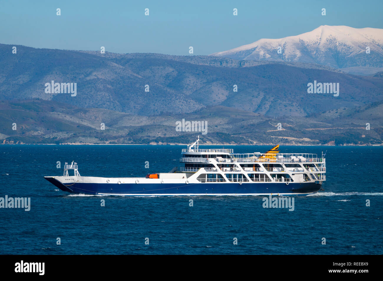 Griechenland griechische Fähre zwischen griechischen Festland und Insel Korfu - passagierschiff Ionische Meer Stockfoto