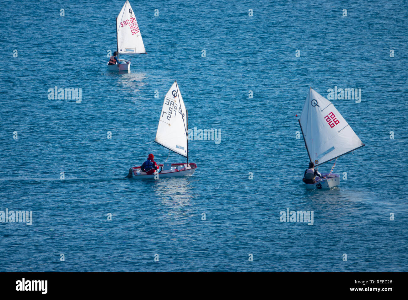 Europa Griechenland Korfu Ionische Meer wettbewerbsfähig Segeln in einzelne Person Segelboote Opti J Segelboote Stockfoto