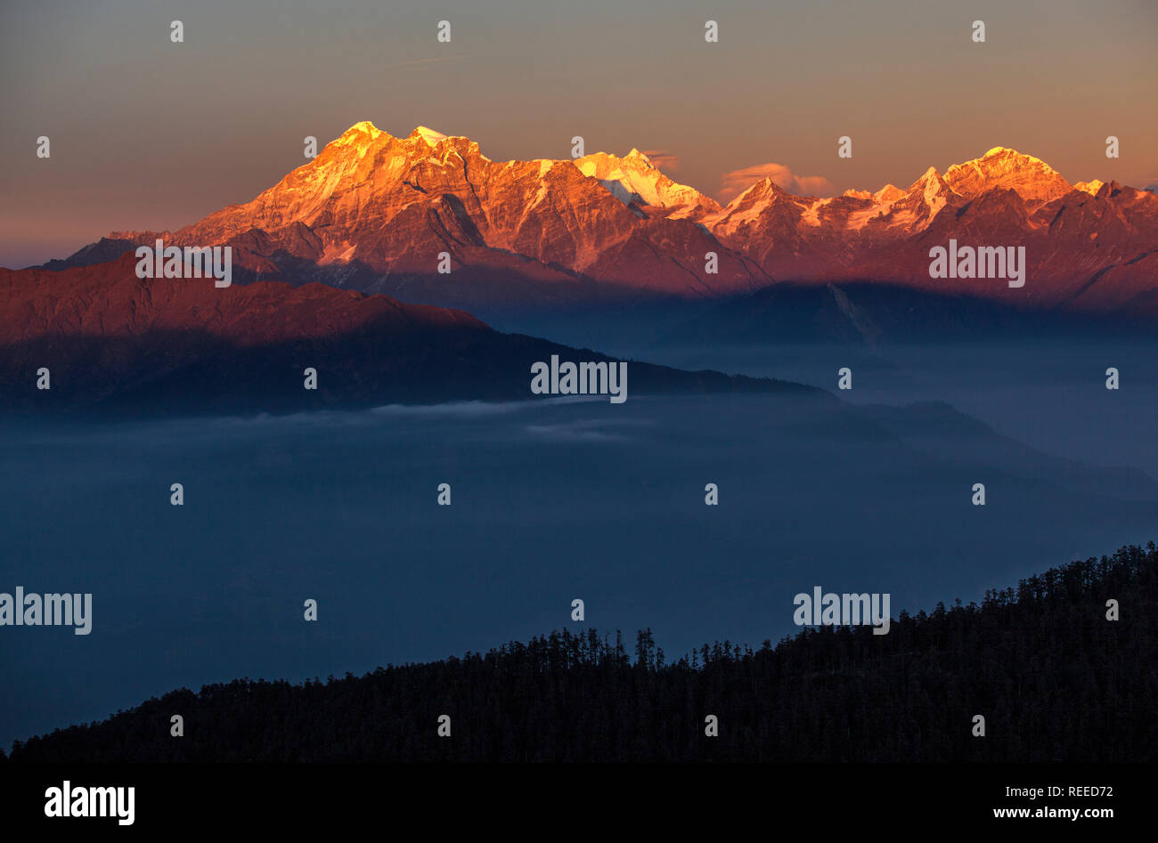 Gaurishankhar Berg aus Kalinchowk, Charikot, Nepal gesehen Stockfoto