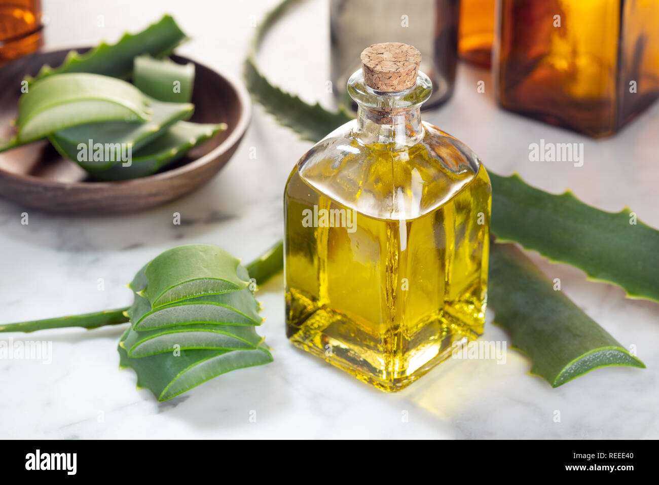 Aloe Vera Öl. Aloe vera öl zur Hautpflege, Spa, Wellness, Massage, Aromatherapie. Heilpflanze Stockfoto