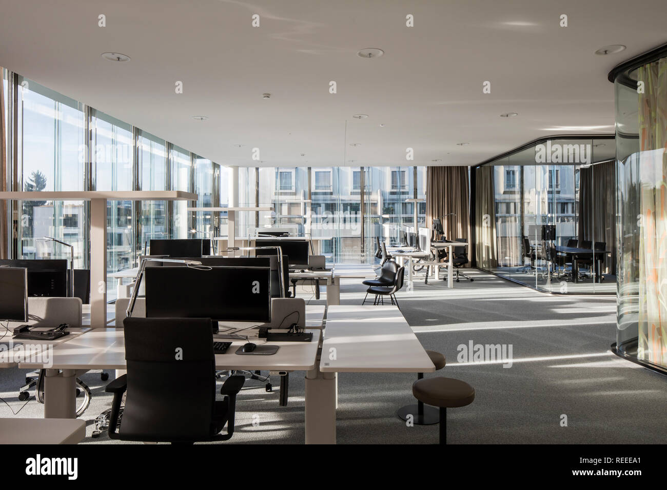 Plan Büro Innenraum mit Fenster Wände öffnen und verglaste think tanks.  Swiss Re Office Hauptsitz, Zürich, Schweiz. Architekten: Diener & Diener,  201 Stockfotografie - Alamy