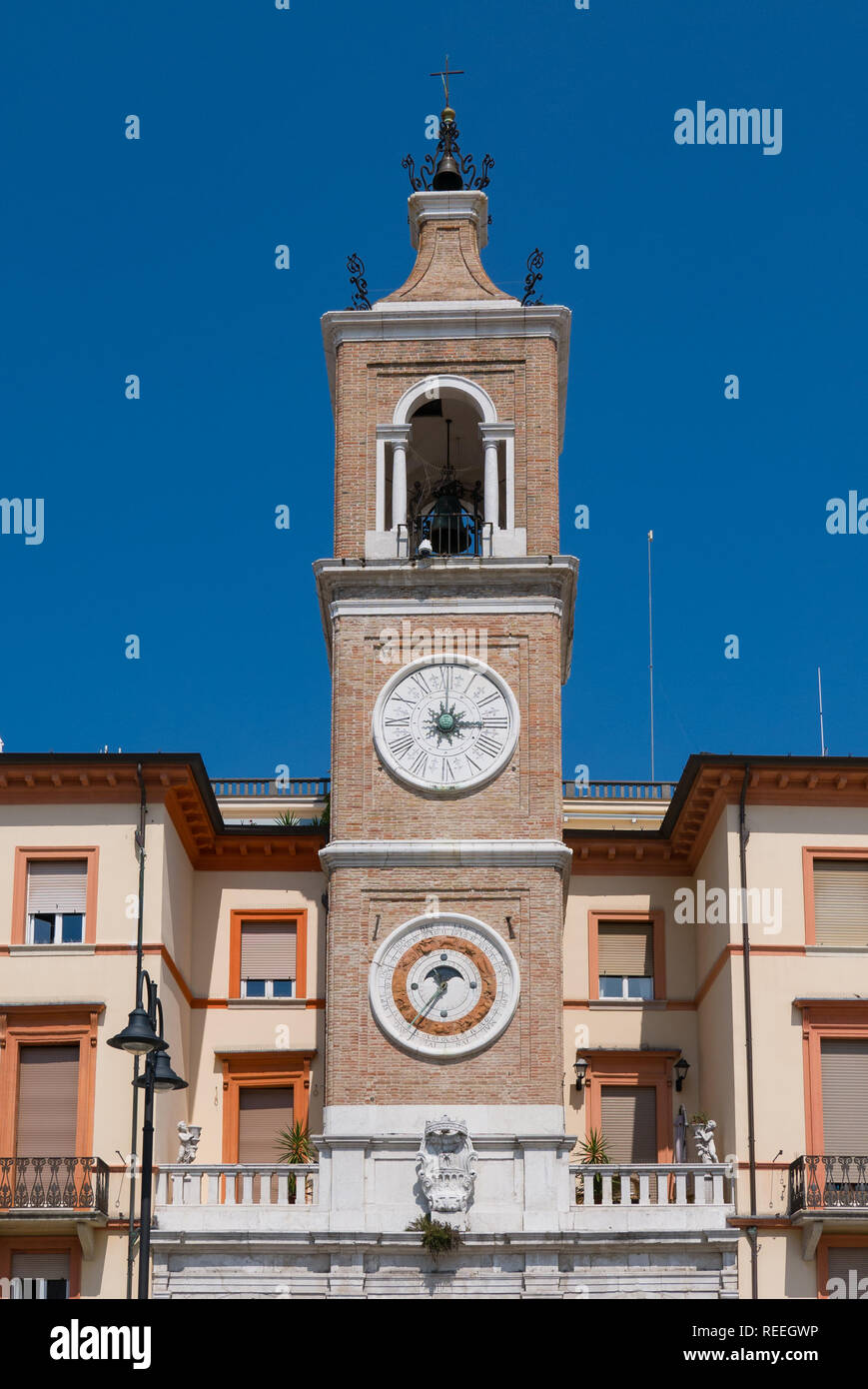 Die alten Uhrturm in Platz der drei Märtyrer, Rimini, Italien Stockfoto