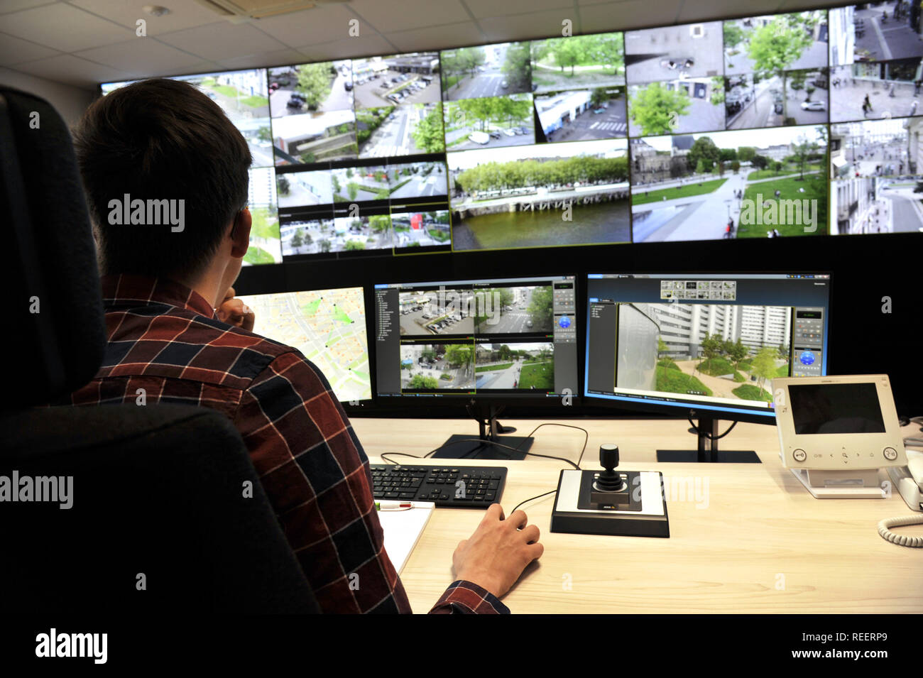 Nantes (Frankreich), auf 2018/04/26: Urban Surveillance Zentrum ÒCenter de Aufsicht Urbain metropolitain pour la videoprotectionÓ. Betreiber Stockfoto