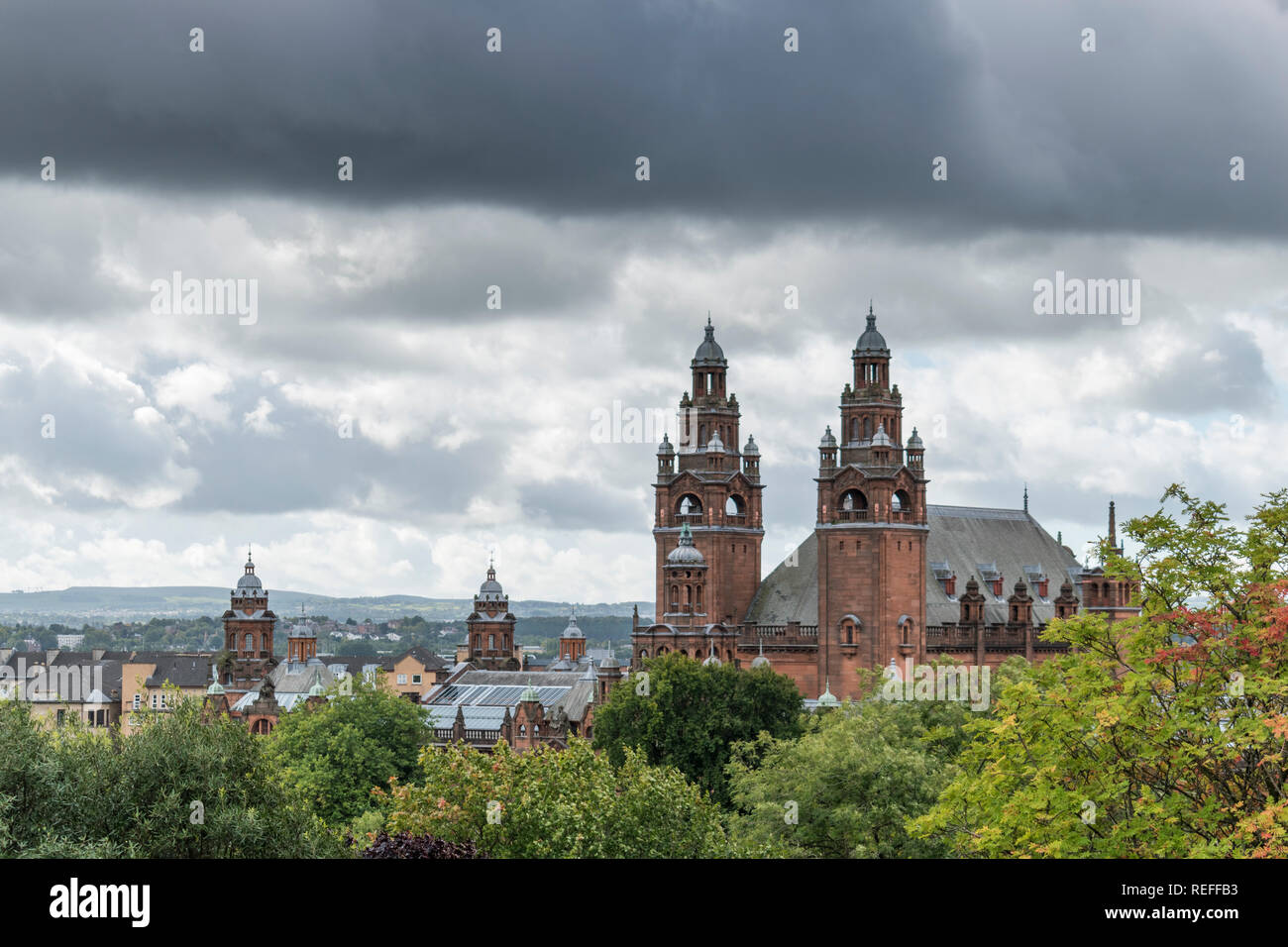 Blick auf die Kelvingrove Art Gallery und Museum an der Universität von Glasgow. Stockfoto