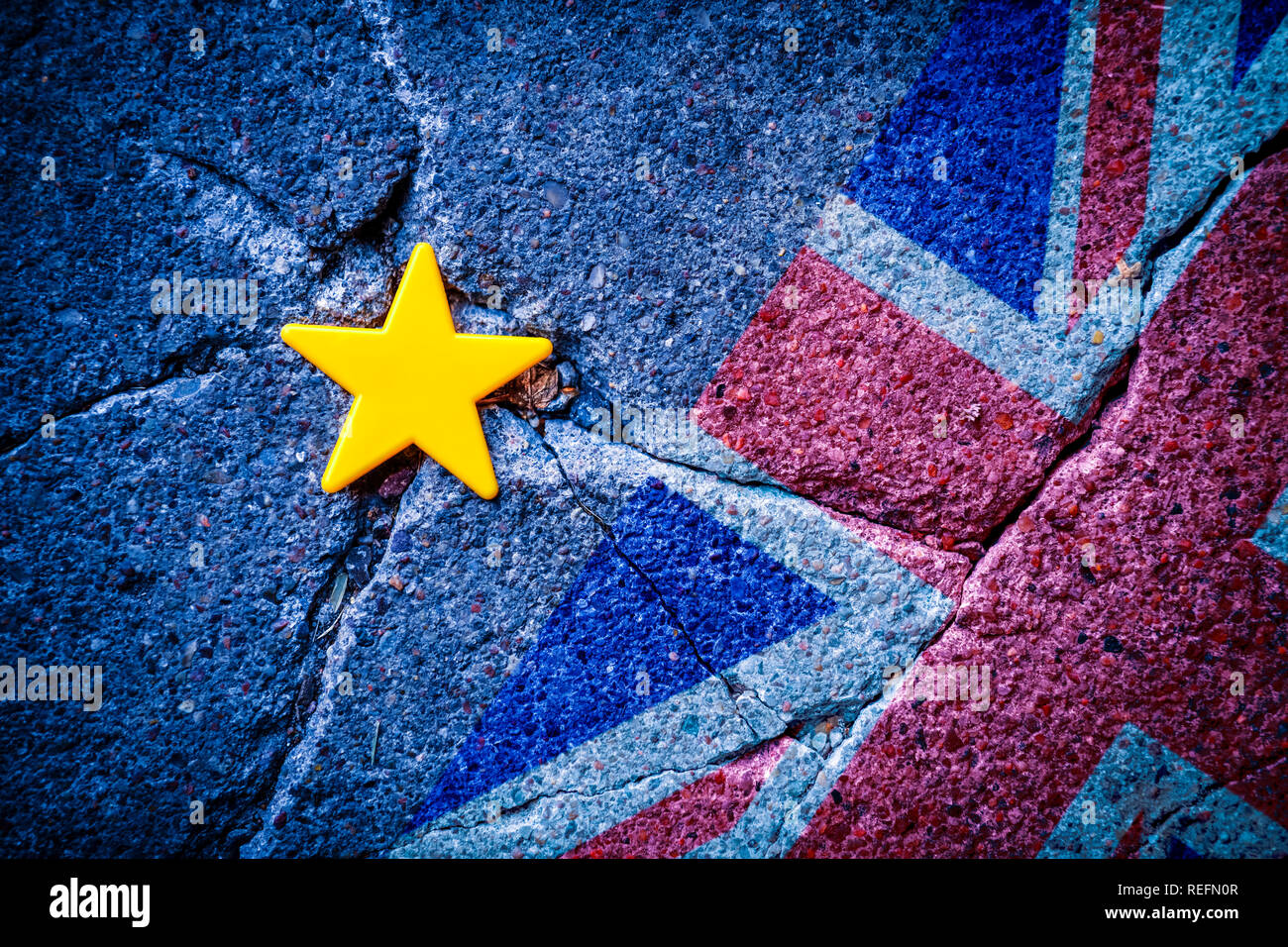 Sterne der EU-Flagge und die Britische Flagge auf den Boden, Brexit Stockfoto