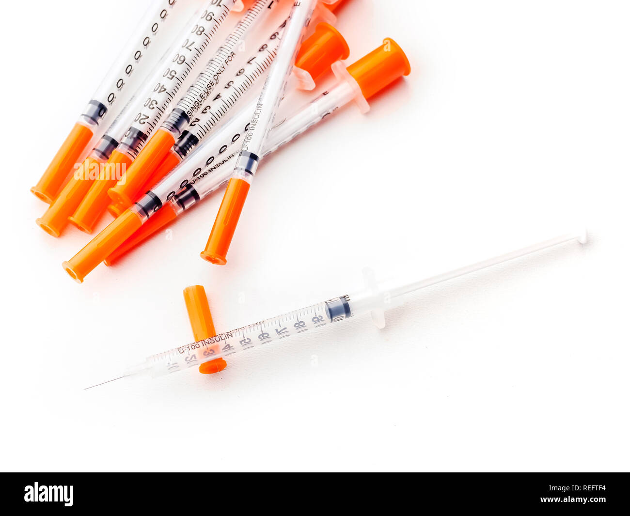 Mehrere Insulin Spritzen Zur Injektion Weiss Isoliert Hintergrund