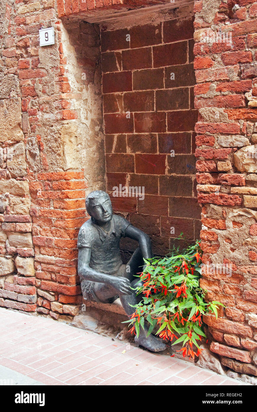Eine der Statuen rund um das Dorf von Casole d'Elsa, Italien gefunden Stockfoto