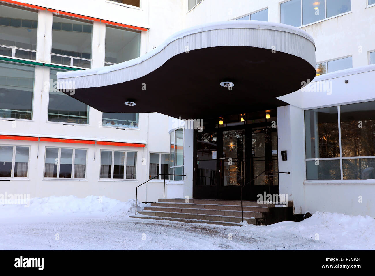 Der Eingang zum Sanatorium Paimio, ein ehemaliger Tuberkulose Sanatorium von finnischen Architekten Alvar Aalto entworfen. 1933. Paimio, Finnland. Januar 20, 2019 Stockfoto