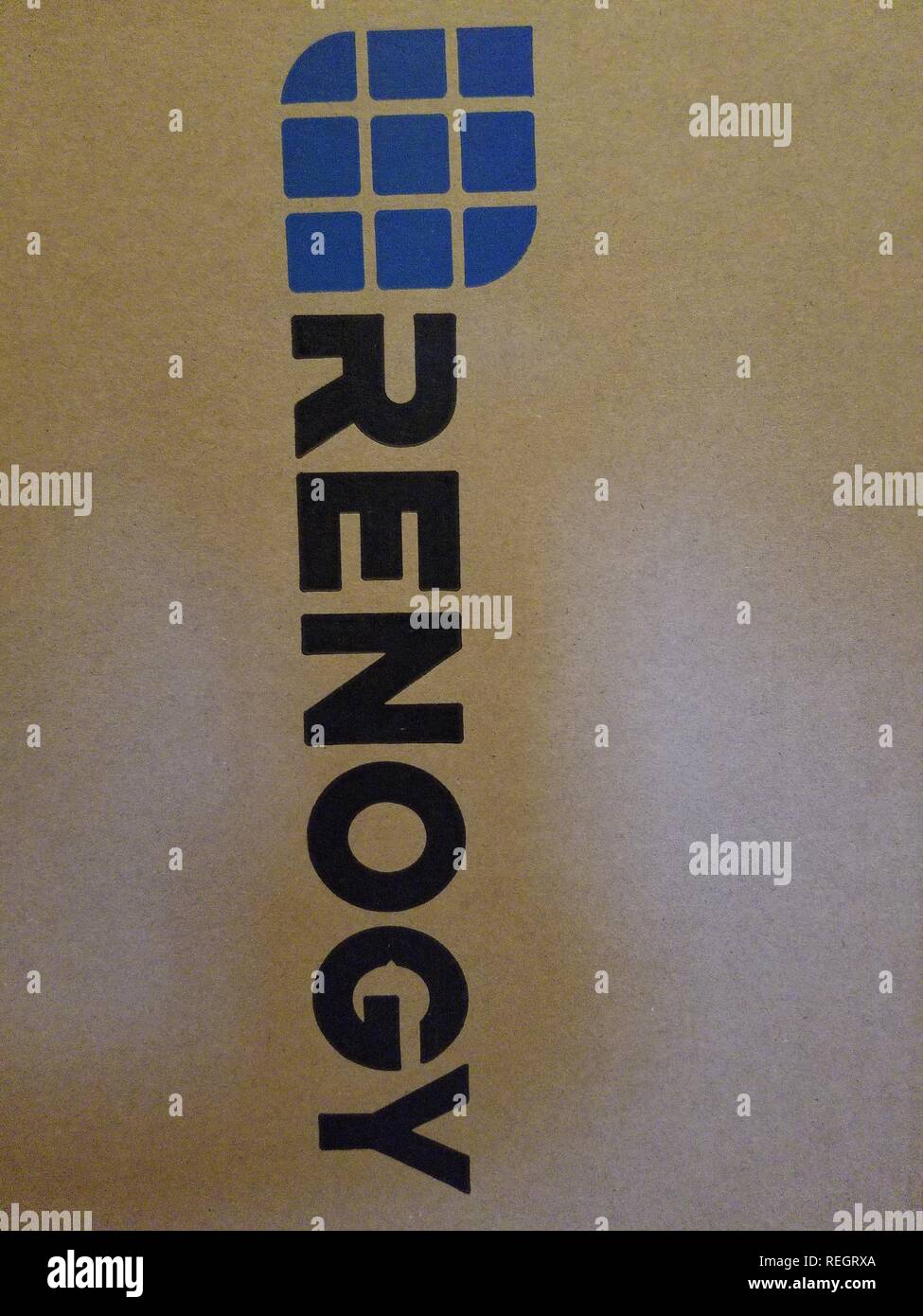 Close-up Logo für Wohn- Solarenergie Firma Renogy auf einem Karton, 26. September 2018. () Stockfoto