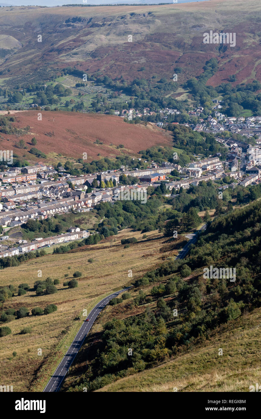 Kingsland y-Clawdd hinunter in Richtung Cwm Parc und Treorchy Rhondda Valley Mid Glamorgan Wales Stockfoto