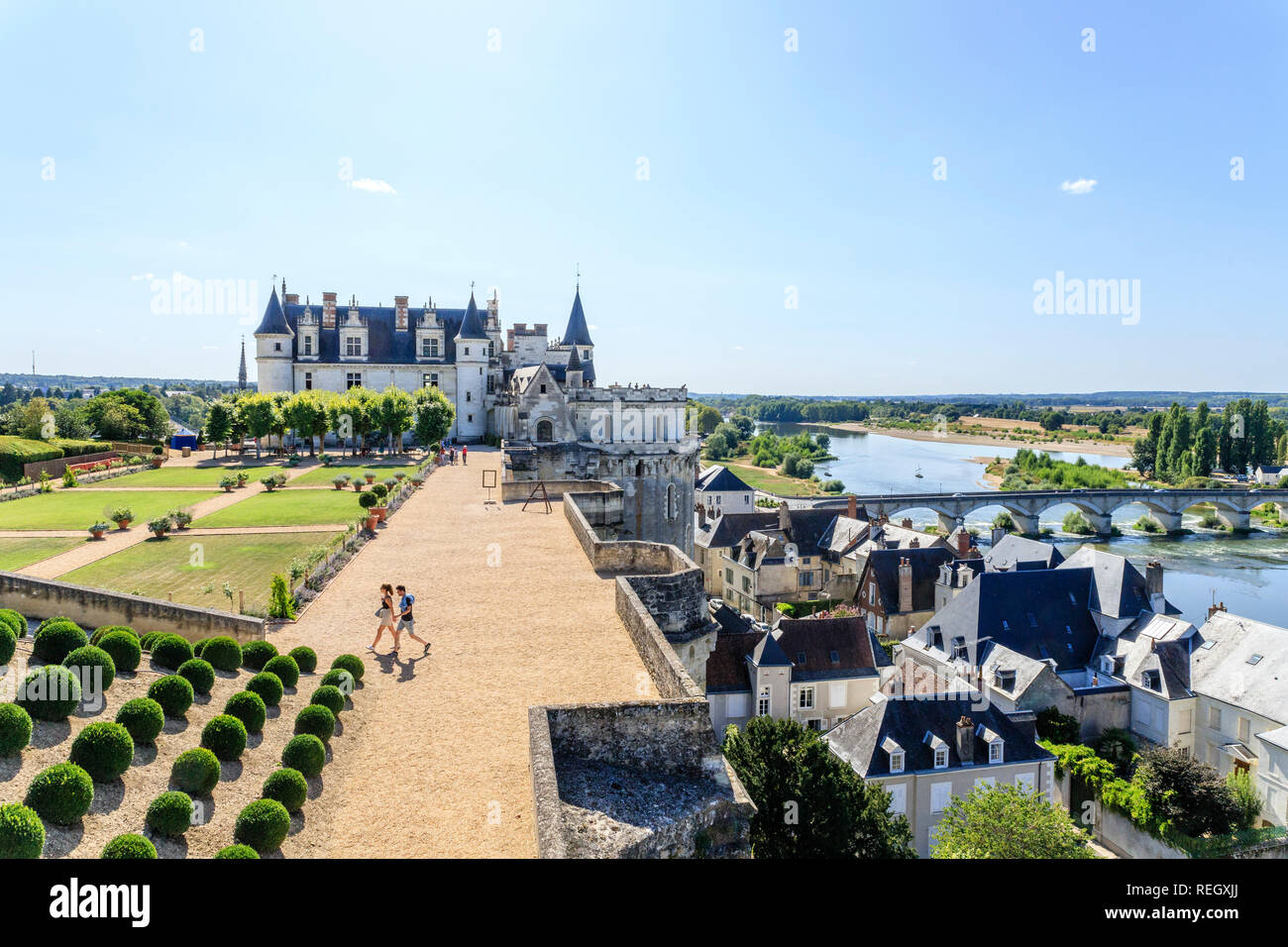 Frankreich, Indre et Loire, Amboise, Schloss Amboise, die Terrasse von Neapel mit Blick auf die Loire und die Stadt // Frankreich, Indre-et-Loire (37), Amboise, châte Stockfoto