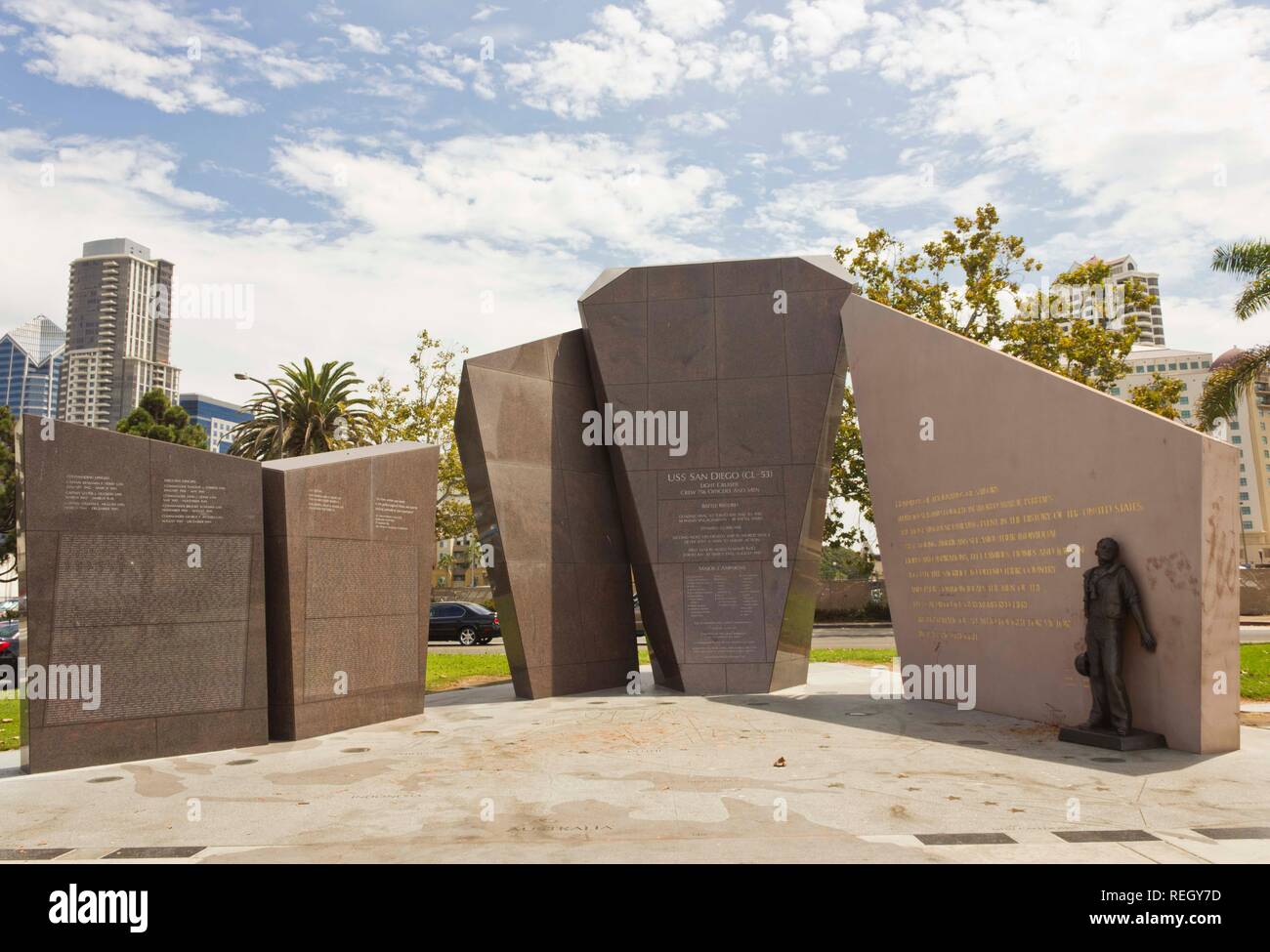 SAN DIEGO, USA. 19. AUGUST 2013: U.S.S. San Diego (CL-53) Memorial von Eugen Daub und Louis Quaintance Stockfoto