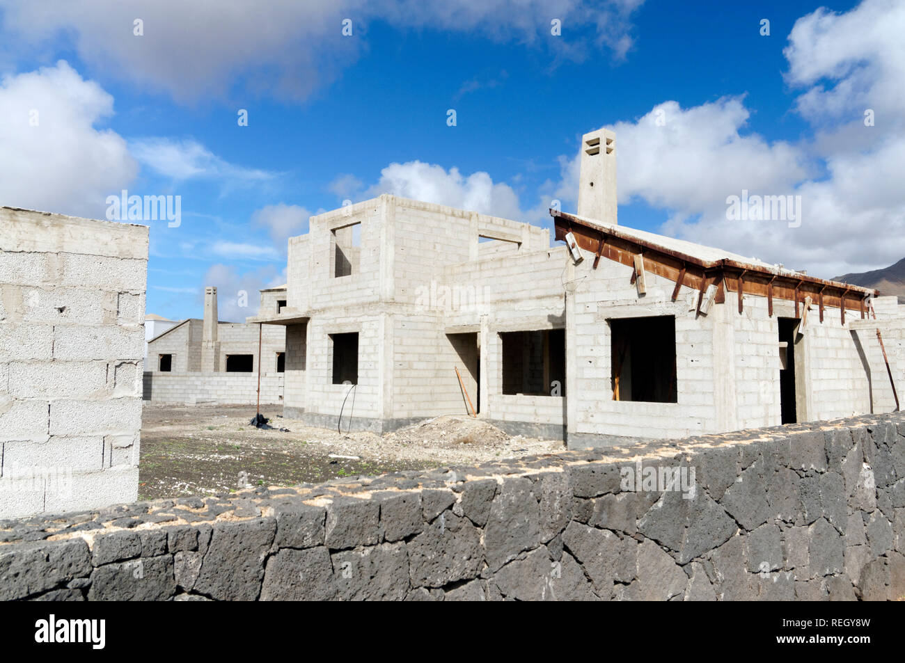 Verlassene villa Entwicklung, Playa Blanca, Lanzarote, Kanarische Inseln, Spanien. Stockfoto
