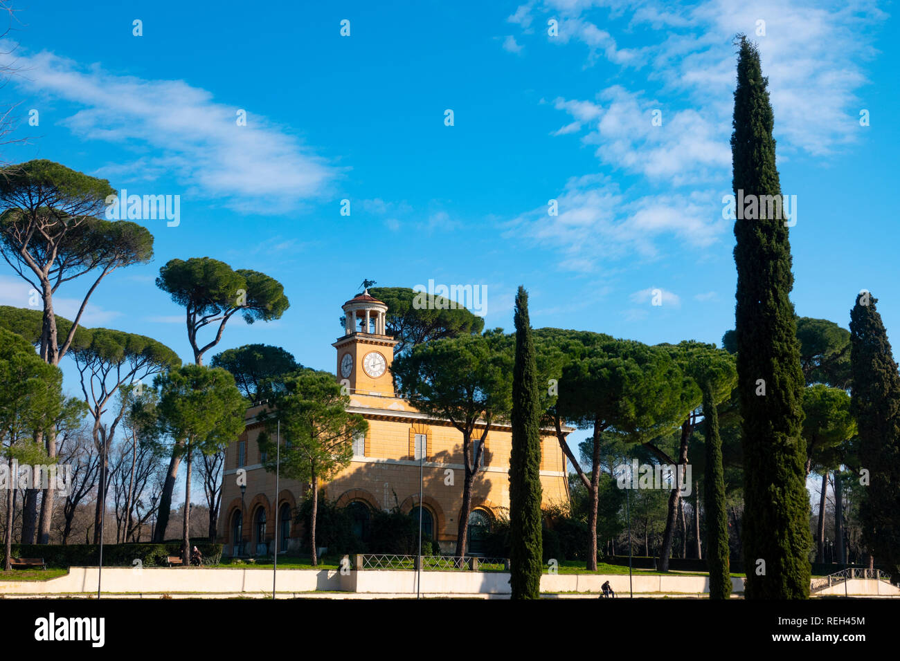 Europa Italien Rom Roma Park Villa Borghese Casino dell'Orologio die Uhr Gebäude Piazza Siena Stockfoto