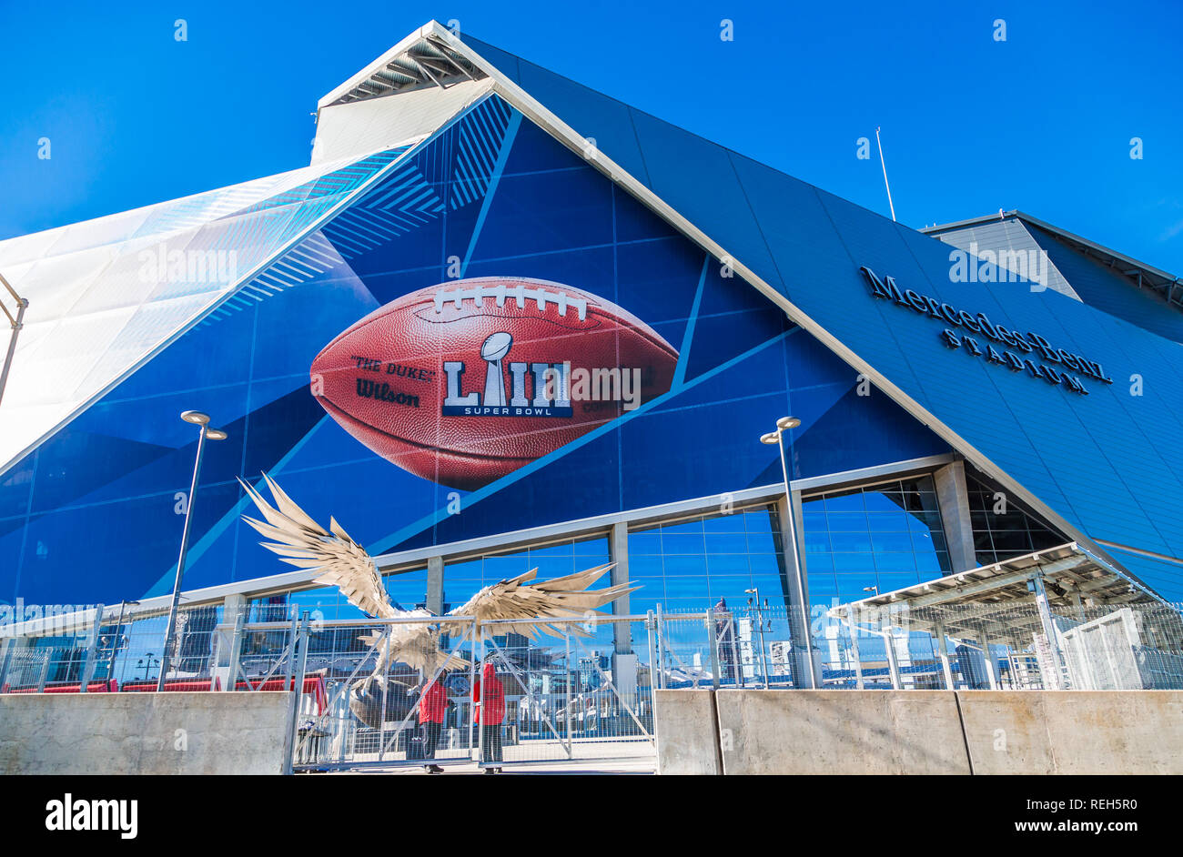 ATLANTA, Georgia - Januar 21, 2019: Superbowl LIII wird in Atlanta von Mercedes-Benz Stadion am Sonntag gespielt werden, 3. Februar 2019 gegen die neue Engl Stockfoto