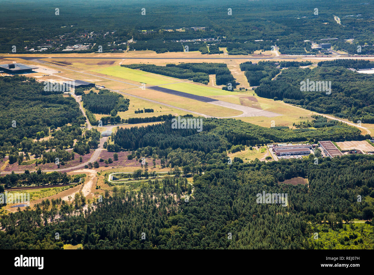 Die Niederlande, Soesterberg, ehemaligen Militärflughafen, Antenne. Militärische Luftfahrt Museum. Stockfoto