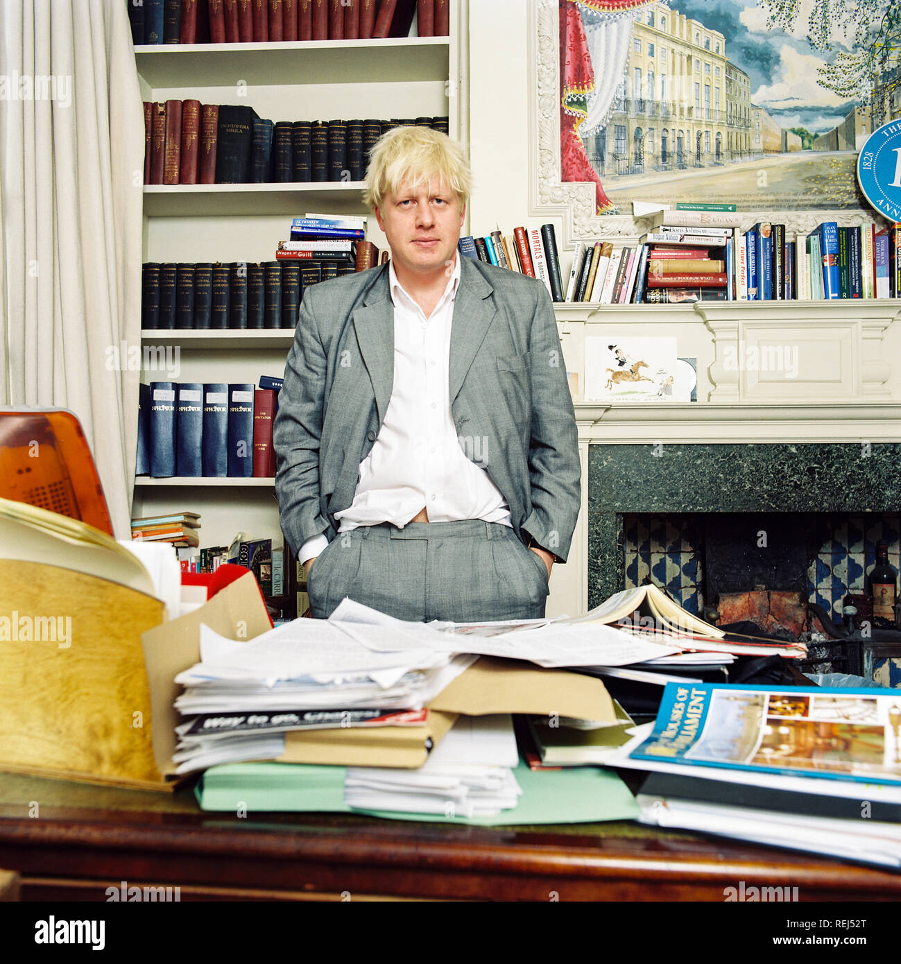 Boris Johnson konservativer Premierminister, Herausgeber des Magazins Spectator, fotografiert im Büro des Magazins Spectator im Jahr 2003, Westminster, London, England. Stockfoto