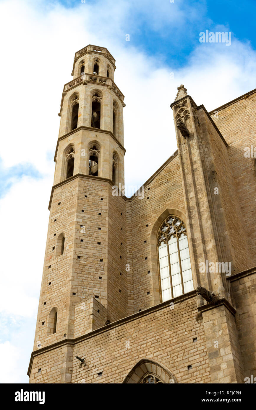 Santa Maria del Mar (1383) ist eine imposante Kirche in der Ribera Viertel von Barcelona, Spanien Stockfoto