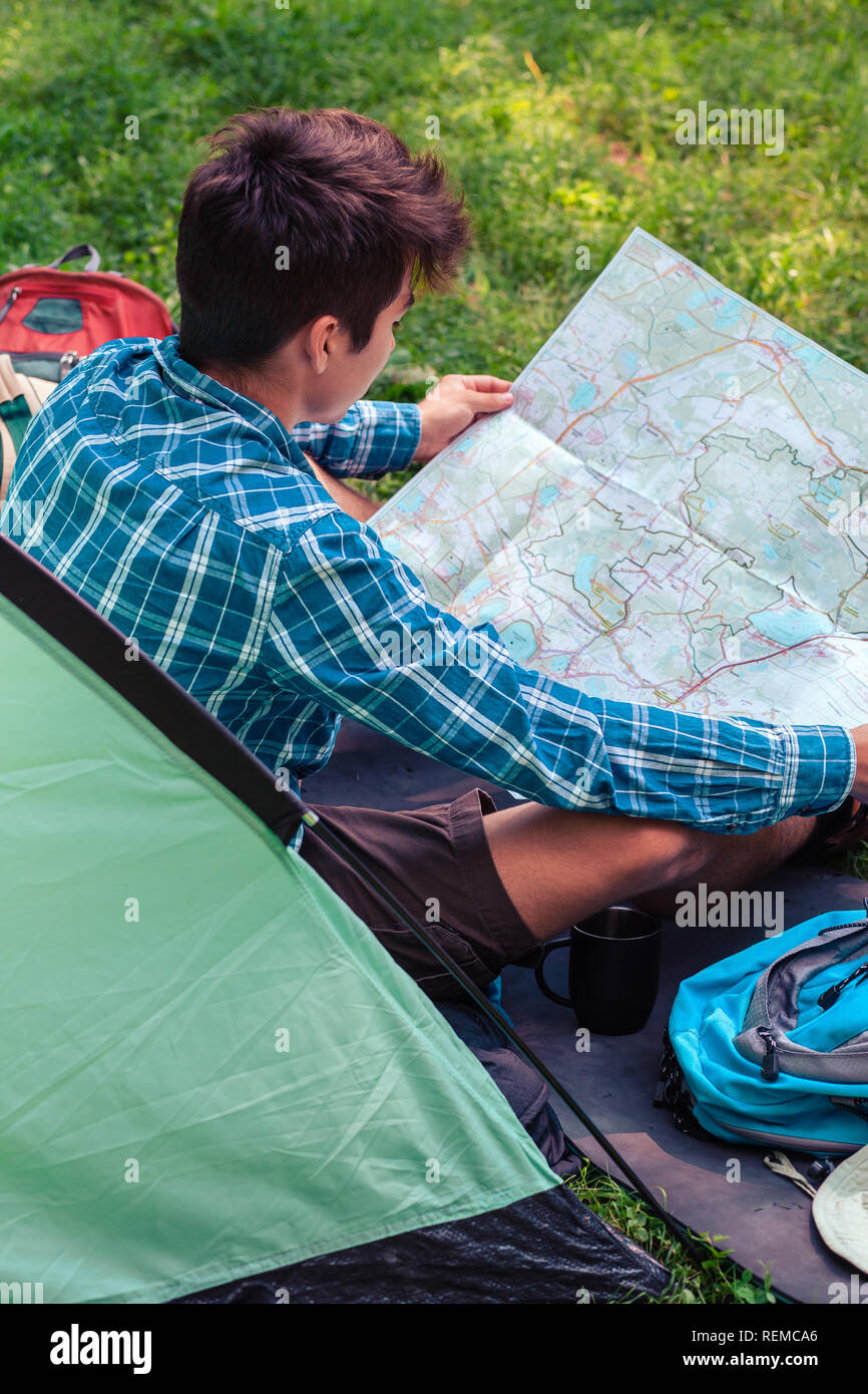 Verbringt einen Urlaub auf dem Campingplatz. Planung nächste Reise. Stockfoto