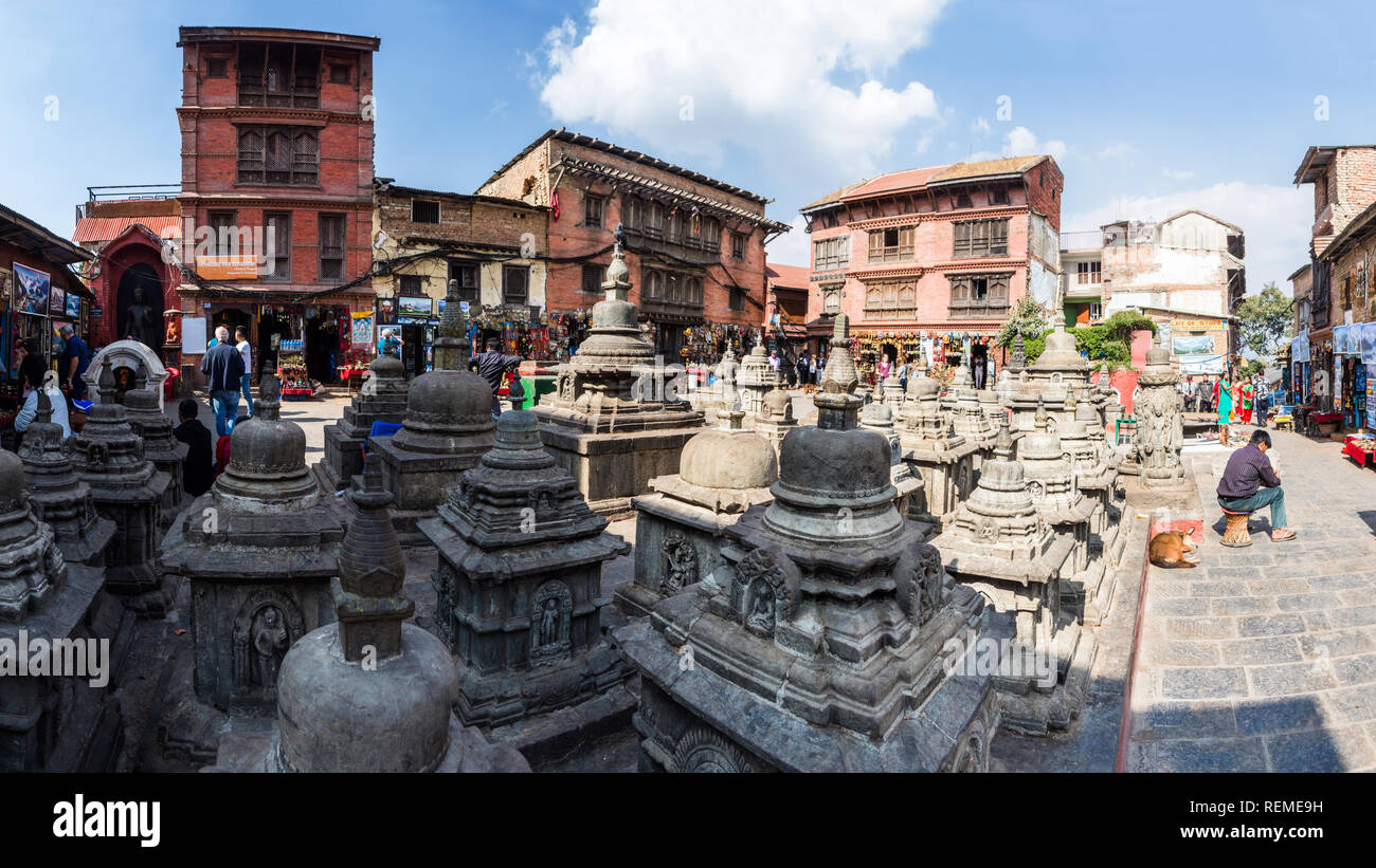 Panorama der kleine Schreine neben Swayambhunath Stupa (Monkey Tempel), Kathmandu, Nepal Stockfoto