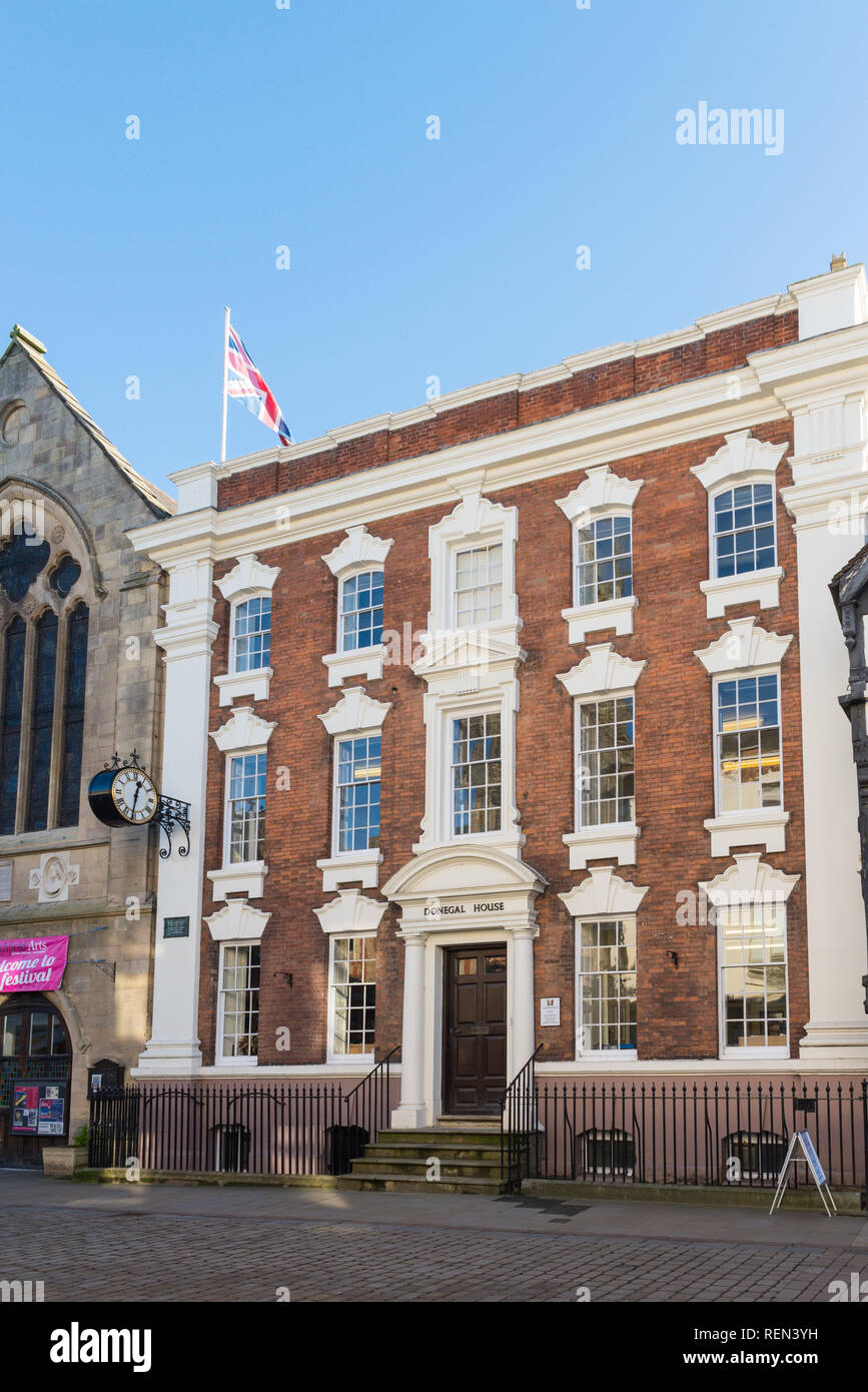 Donegal Haus, einen smart im Georgianischen Stil erbaute Gebäude in der Bohrung Street, Lichfield Stockfoto