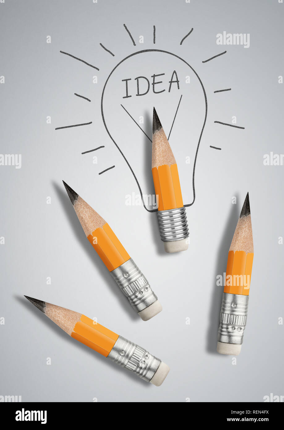 Erfolgreiche Idee Konzept, Bleistift mit Glühlampe Stockfoto