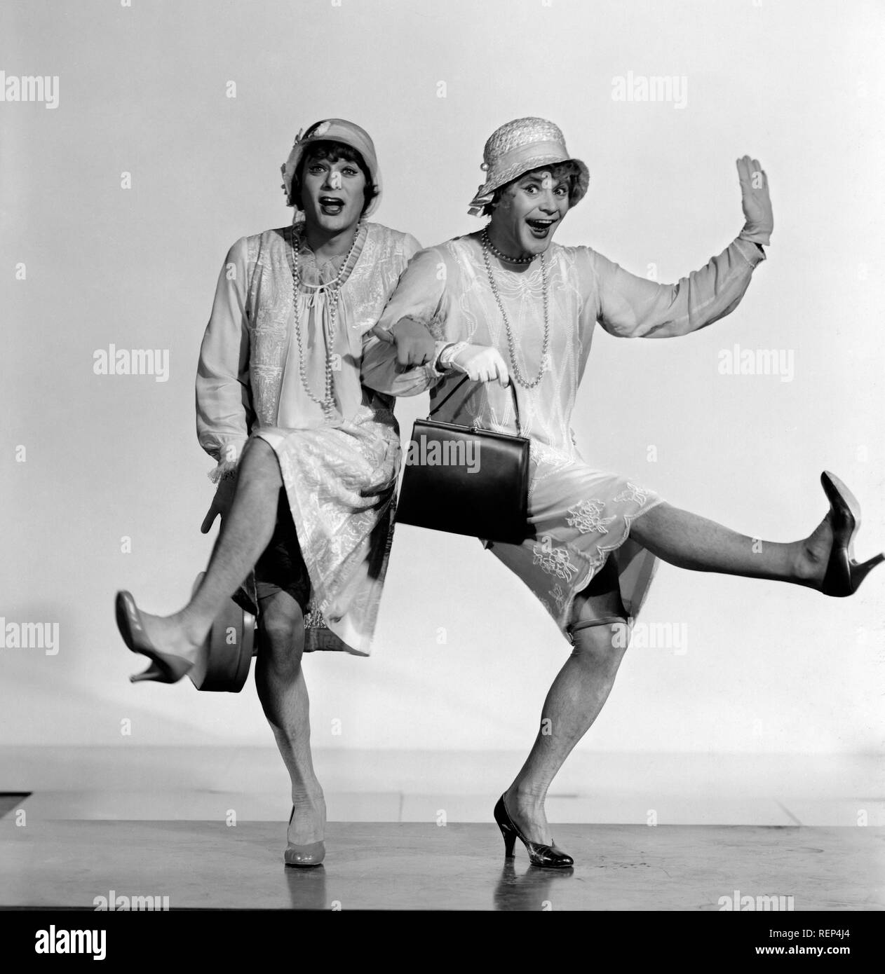 Manche mögen's heiß Jahr: 1959 USA Tony Curtis, Jack Lemmon Regie: Billy Wilder Stockfoto