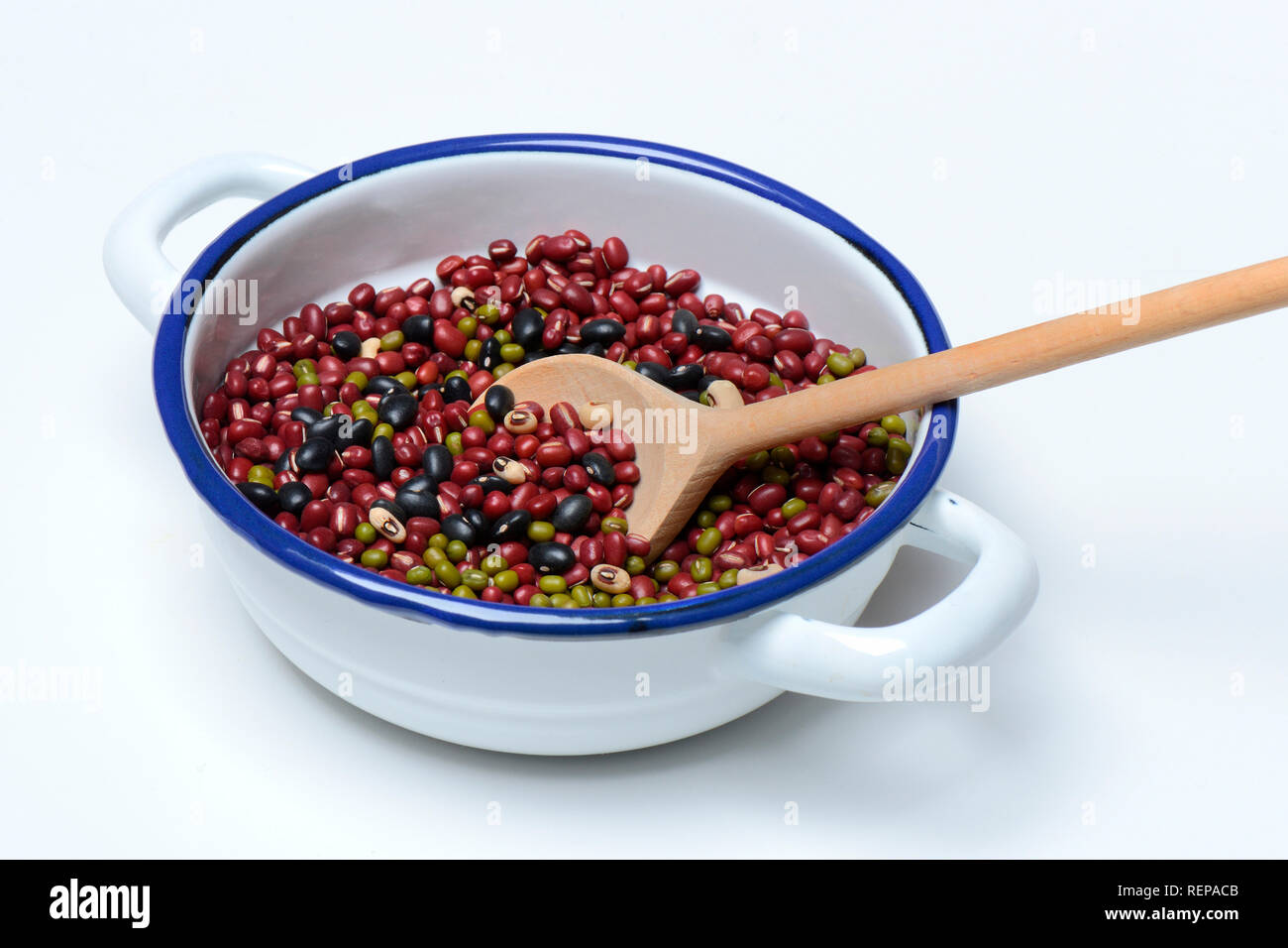 Azuki-Bohnen, rote Bohnen, Schwarzbohnen, Mungo-Bohnen, Schwarzaugenbohne, Vigna unguiculata, Vigna angularis, Vigna radiata, Vigna mungo Stockfoto