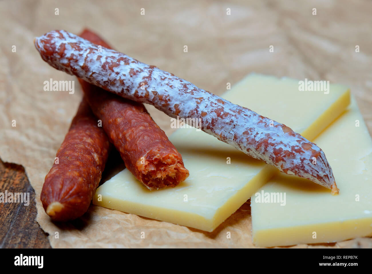 Mehrere trockene Würste Stockfoto