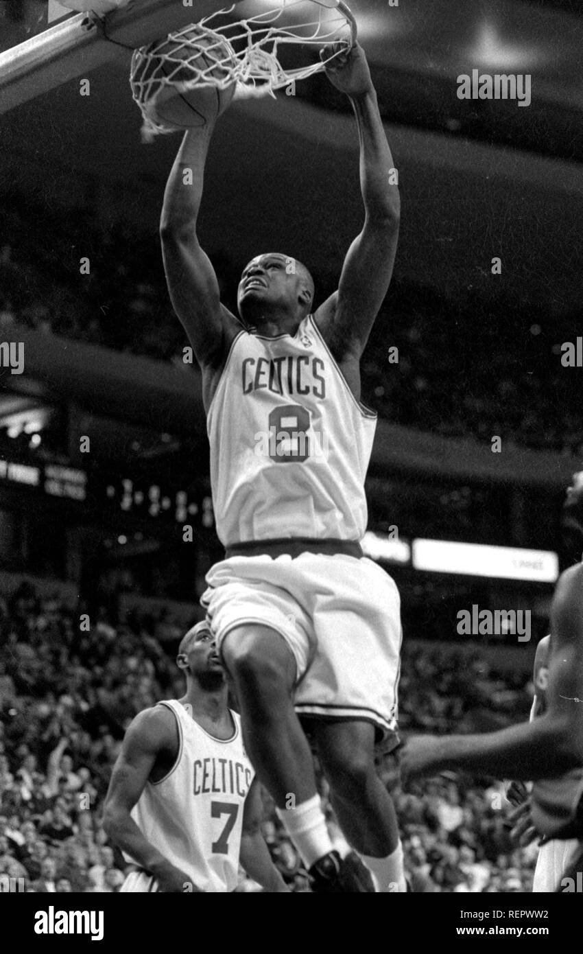 Boston Celtics Antoine Walker Kerben gegen die Wizzards im Spiel Action im Fleet Center in Boston, Ma USA Foto von Bill belknap Stockfoto