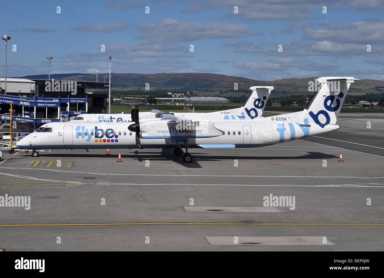 FLYBE BOMBARDIER DHC-8-Q400 REGIONAL AIRLINER Stockfoto