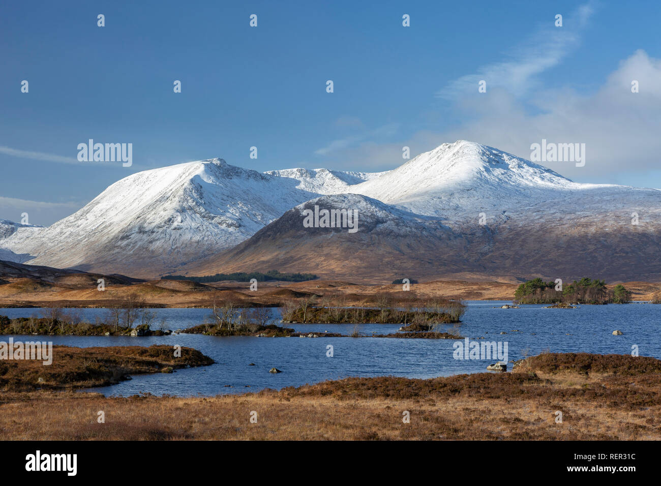 Der Schwarze Berg Reihe im Winter von Lochan na h-Achlaise, Rannoch Moor, Schottland Stockfoto