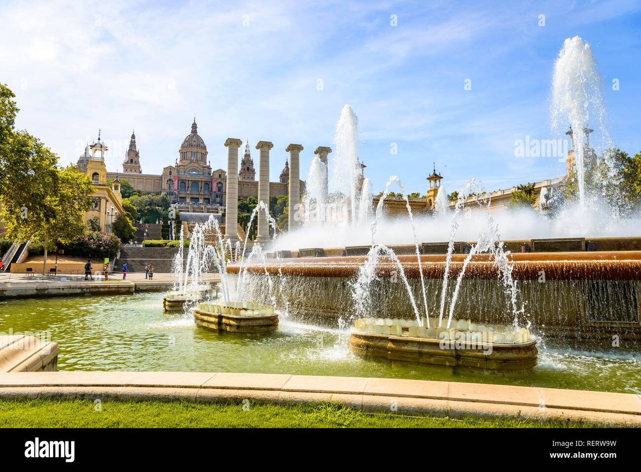 La Font Màgica, Wasserspiele vor dem Palau Nacional de Montjuic, National Palace in Montjuic, Museu Nacional d'Art de Stockfoto