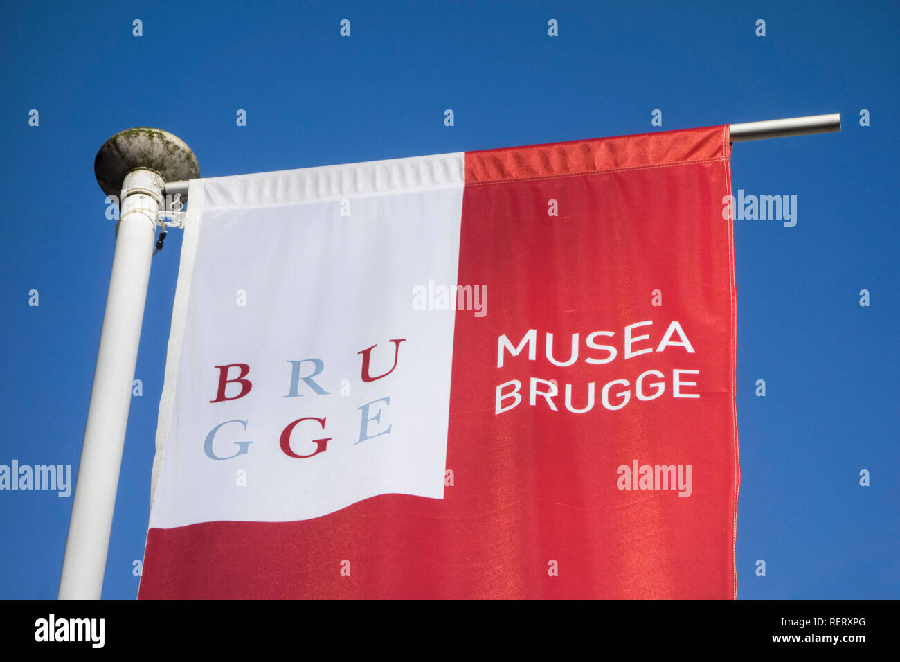 Fahne mit Logo von Musea Brugge, Förderung der Museen in der Stadt Brügge, Westflandern, Belgien Stockfoto