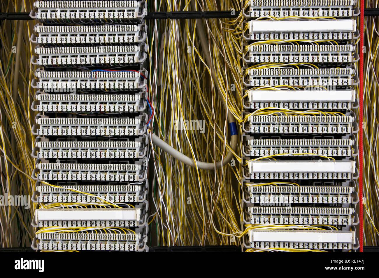 Telefonzentrale, Knotenpunkt der Telefonanschlüsse, Mainframe Computer, Rechenzentrum eines Unternehmens Stockfoto