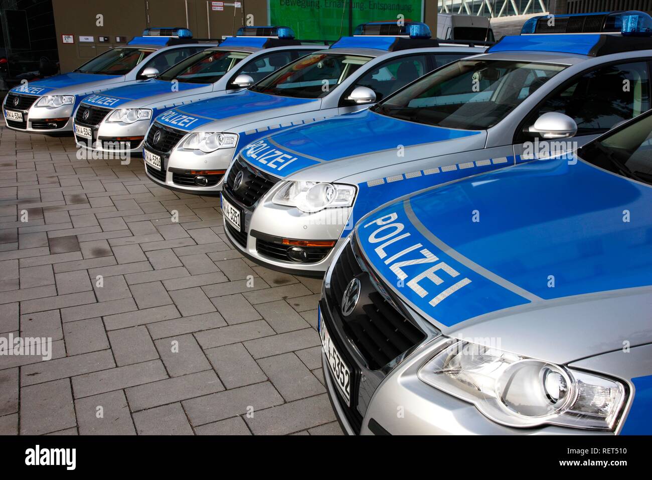 Neue blaue Polizei Autos für die nordrhein-westfälische Polizei, Düsseldorf, Nordrhein-Westfalen Stockfoto