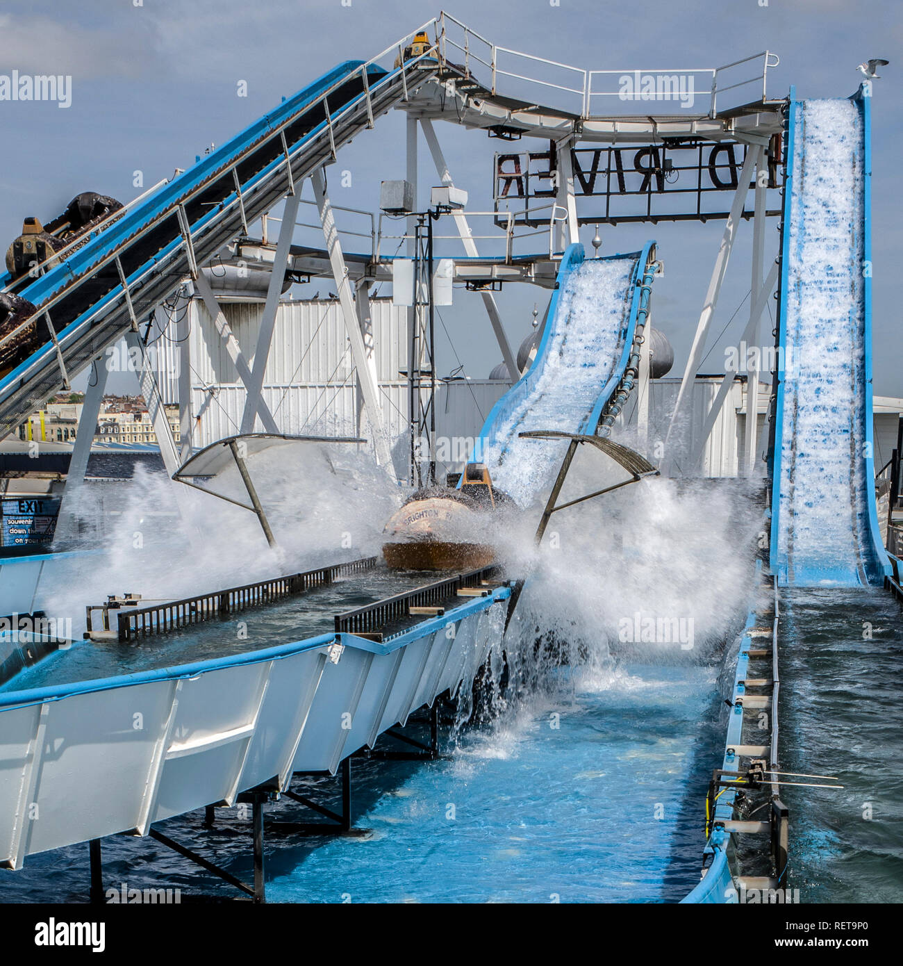 Wild River flume auf Brighton Palace Pier anmelden Stockfoto