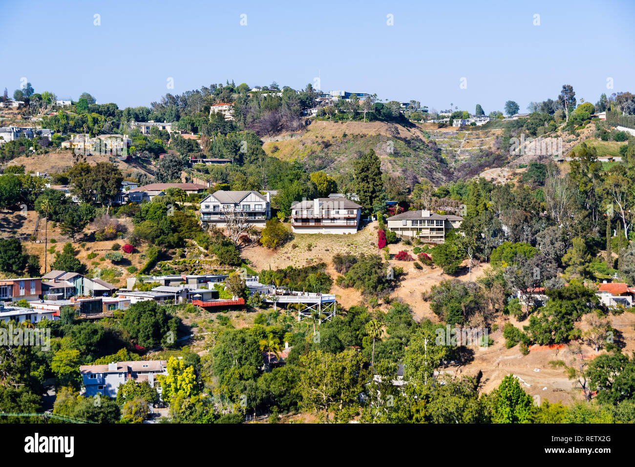 Verstreute Häuser auf einem der Hügel von Bel Air Nachbarschaft, Los Angeles, Kalifornien Stockfoto