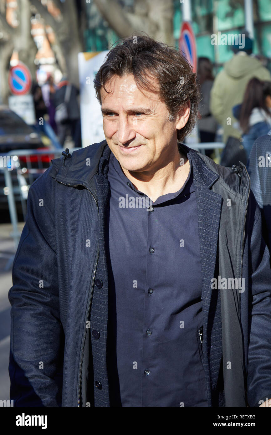 Mailand, Italien - 14 Januar, 2019: Alex Zanardi vor Emporio Armani Fashion Show, Mailand Fashion Week street style Stockfoto