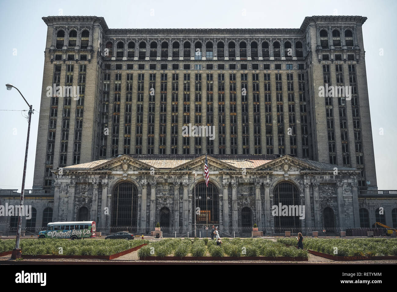 Detroit, Michigan, USA - Oktober 2018: Ein Blick auf die alten Michigan Central Station Gebäude in Detroit, der als einer der wichtigsten Bahnbetriebswerk serviert. Stockfoto