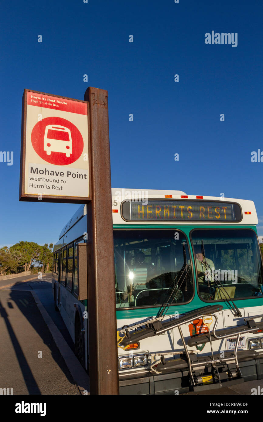 Der Grand Canyon South Rim Shuttle Bus Stop am Mohave Point, Grand Canyon National Park, Arizona, USA. Stockfoto