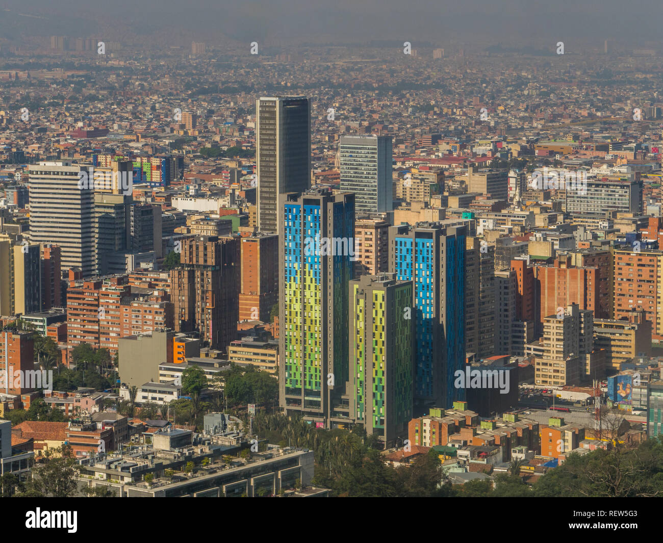 Bogota, Kolumbien - 23 November, 2018: Blick auf das Zentrum von Bogota von der Oberseite des Palácio de Monserrate Berg, Bogotá, Kolumbien, Lateinamerika Stockfoto