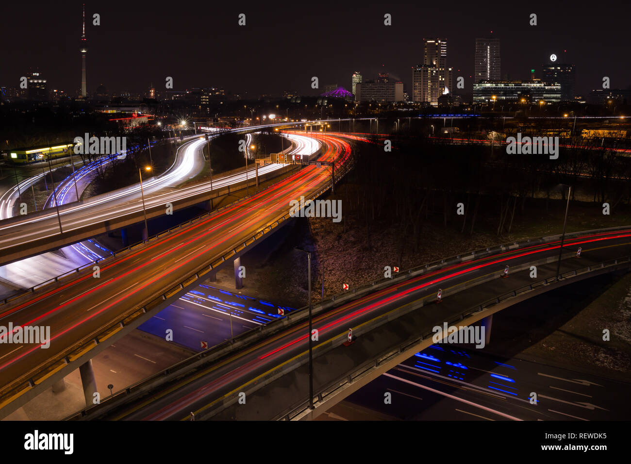 Autobahnkreuz in Berlin City Stockfoto