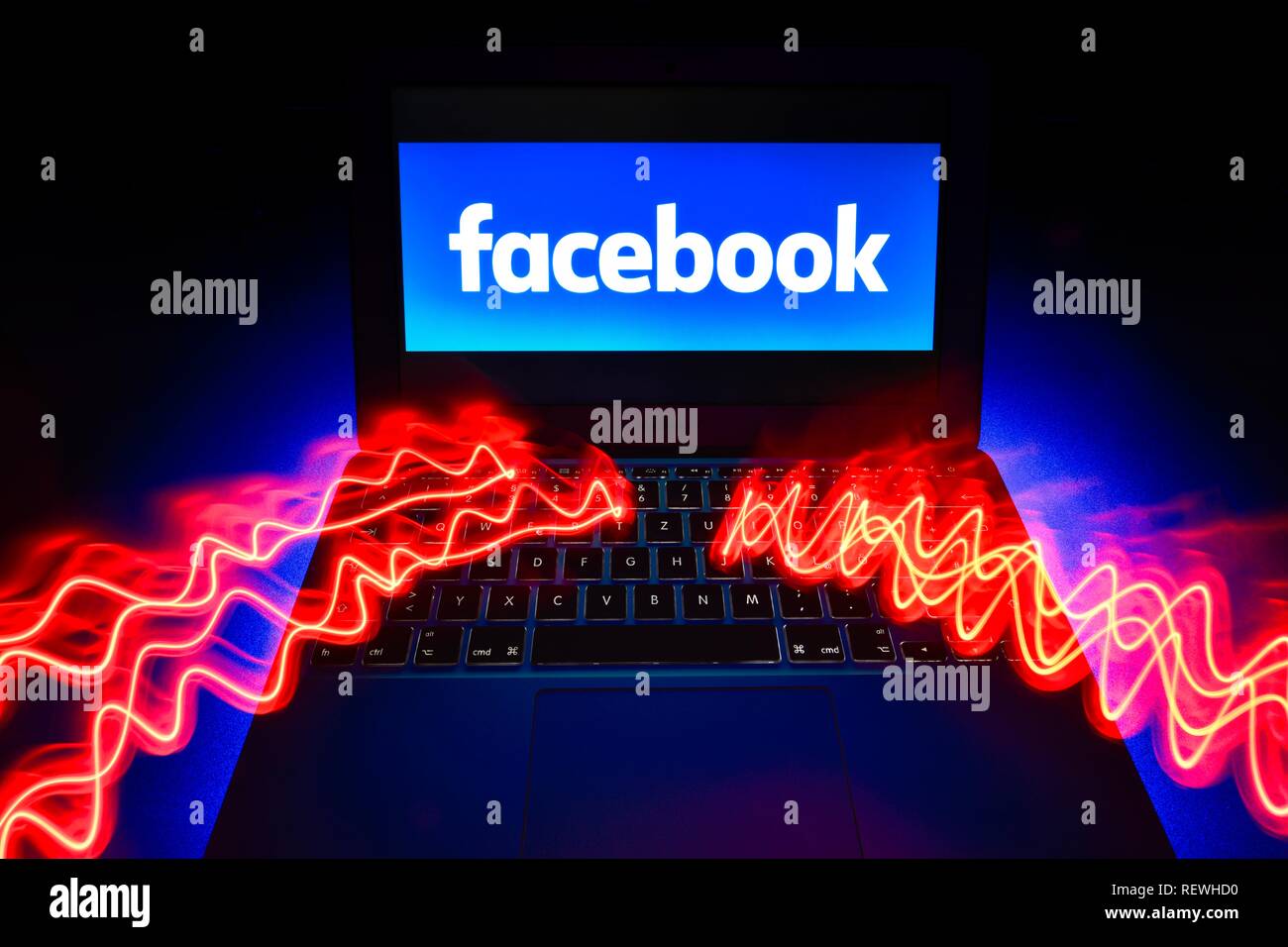 Symbol Bild Cyberkriminalität Facebook, Computerkriminalität, Datenschutz, Deutschland Stockfoto